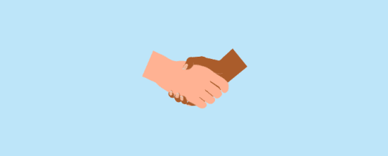 Imagem de duas mãos, uma branca e outra negra, se cumprimentando, representando o marketing de relacionamento